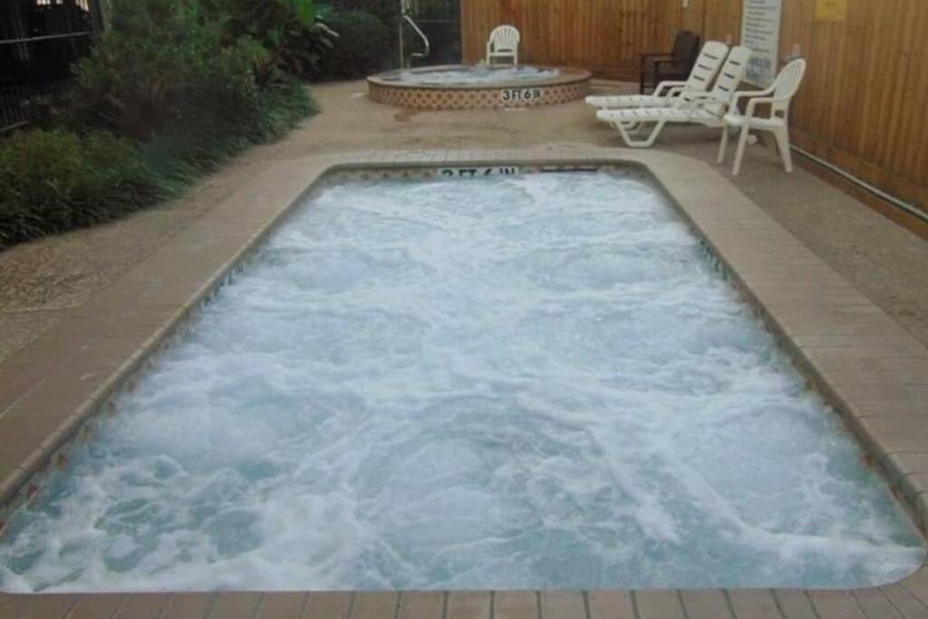 Sea-Renity Heated Pools Steps To The Beach Galveston Buitenkant foto