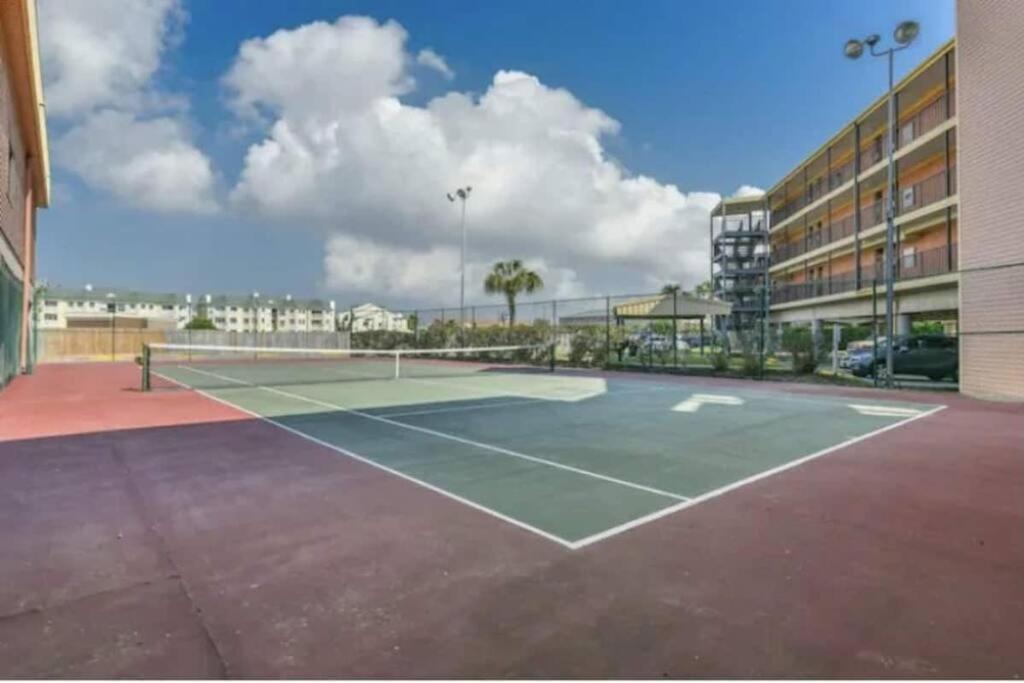 Sea-Renity Heated Pools Steps To The Beach Galveston Buitenkant foto